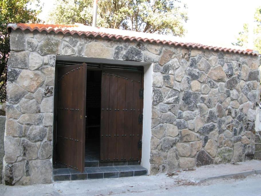 Вилла Casa De Cucu Navaluenga Авила Экстерьер фото